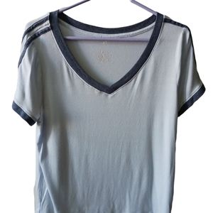 Light Blue V-neck Top, XL (Juniors)